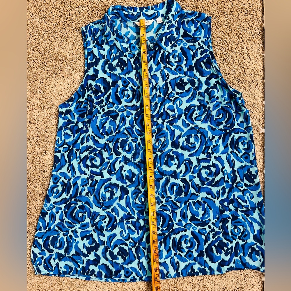 Liz Claiborne Sleeveless Button-Down Top – L | Blue Leopard Print | Flowy Fit - Picture 9 of 13